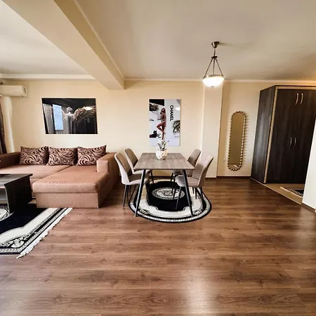 Elegant 1br With Sea Panorama - Argisht Palace Apartament Warna