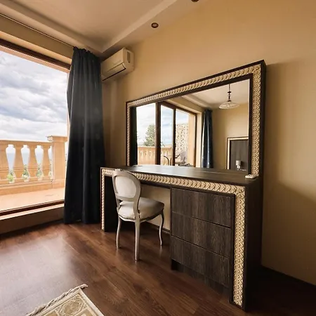 Апартаменти Elegant 1br With Sea Panorama - Argisht Palace Варна